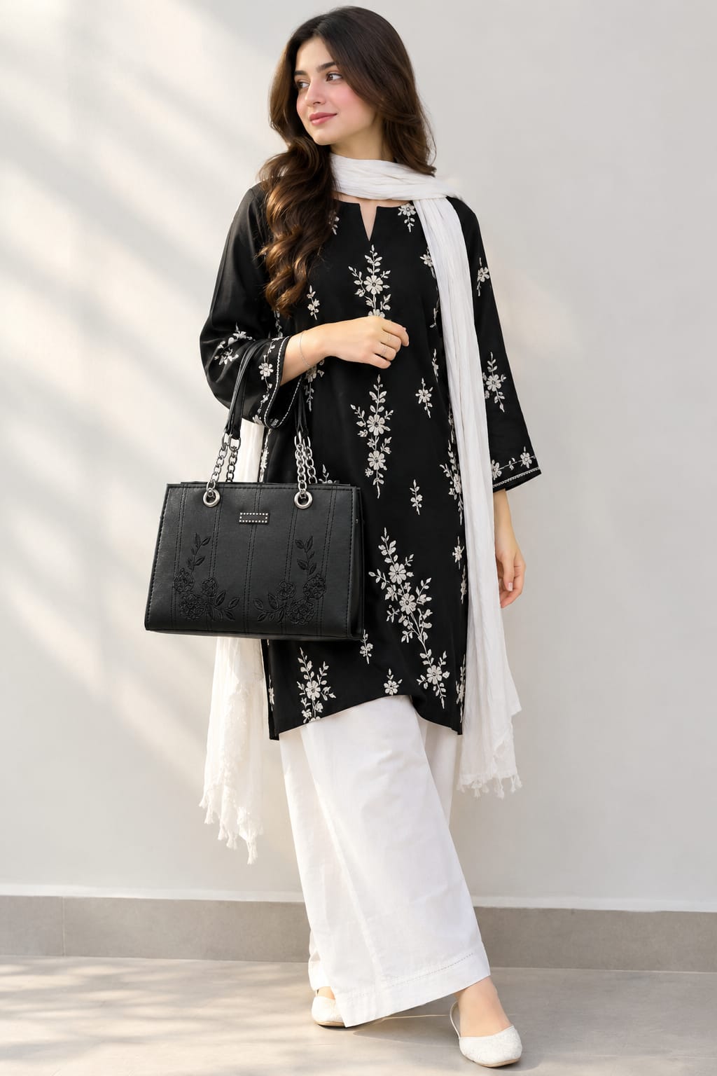 Women's Black Embroidered Handbag – Floral Faux Tote